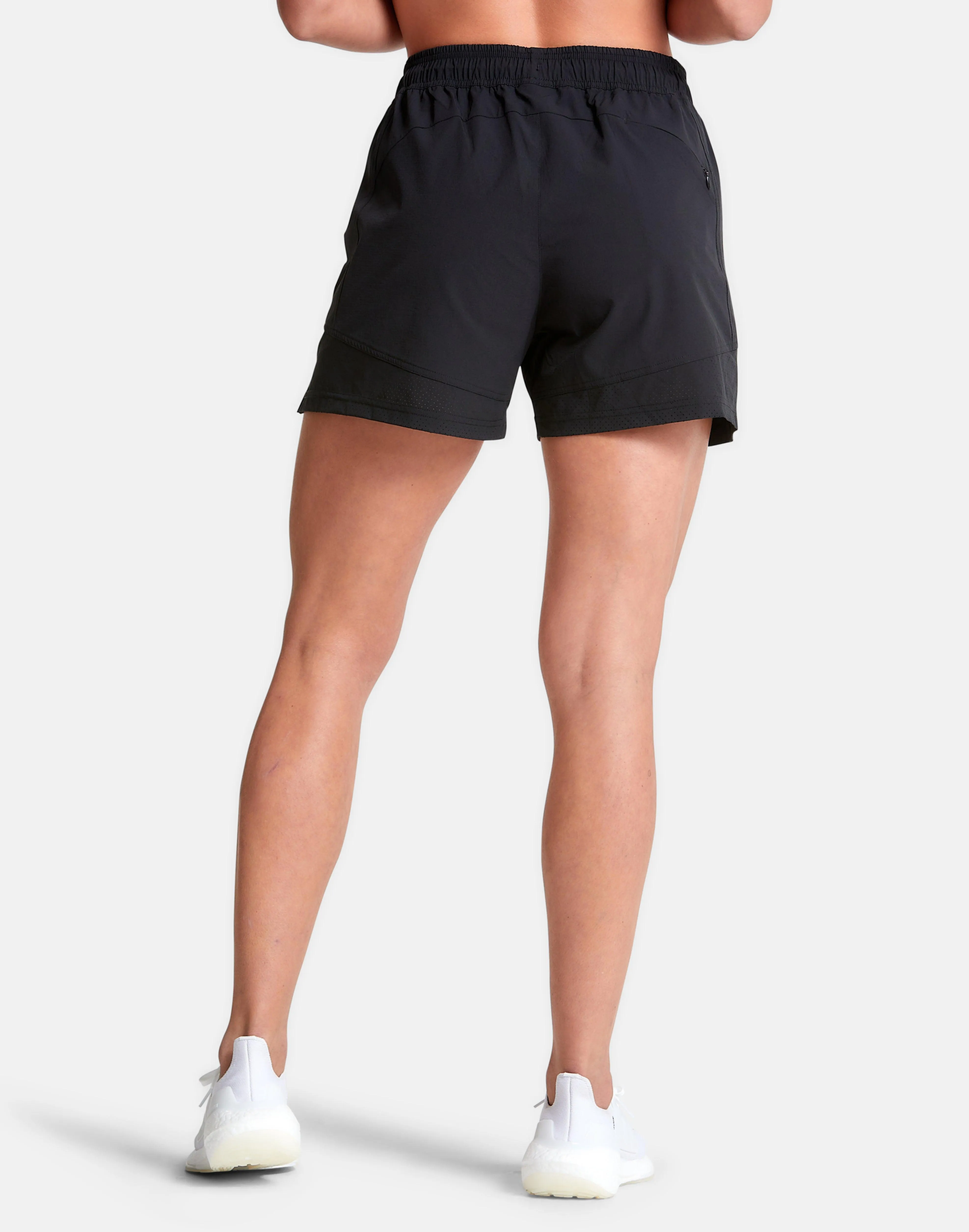 Celero Shorts in Jet Black