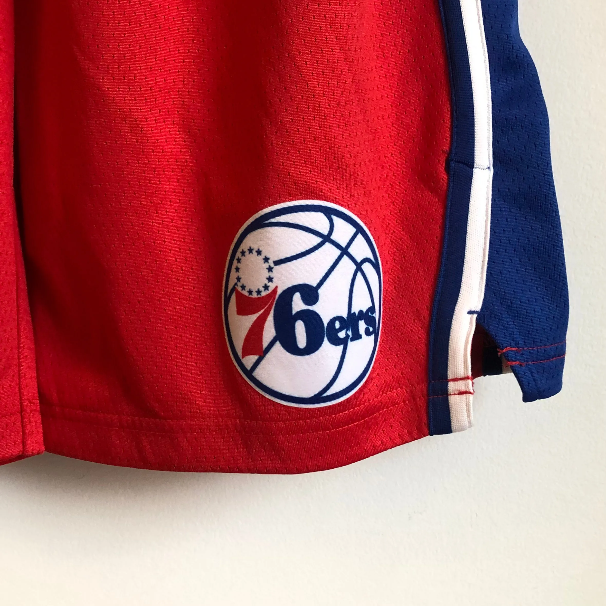 Philadelphia 76ers Shorts Youth XL