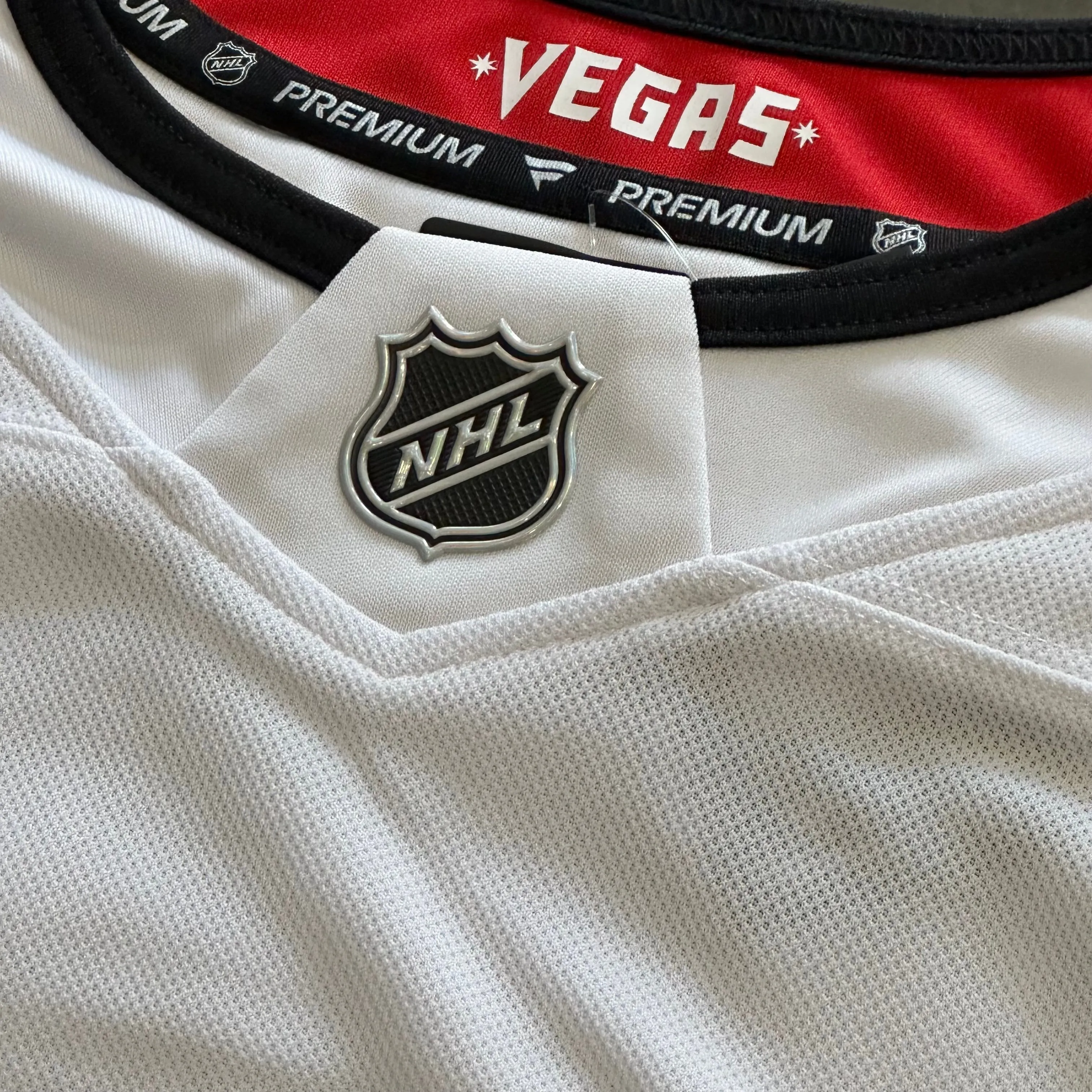 Vegas Golden Knights Premium Eichel Jersey - White ***