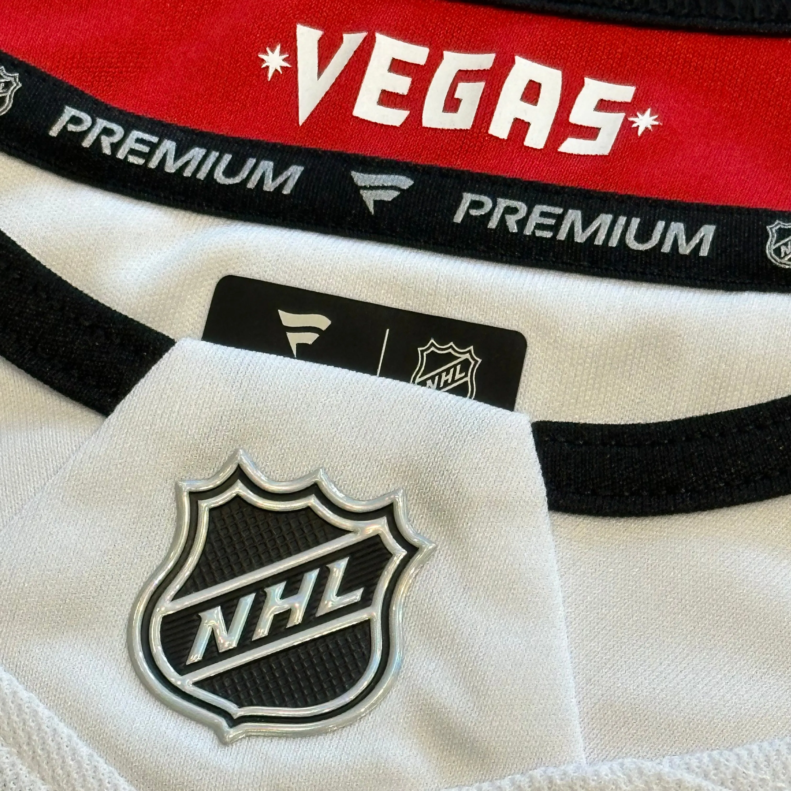 Vegas Golden Knights Premium Hertl Jersey - White ***